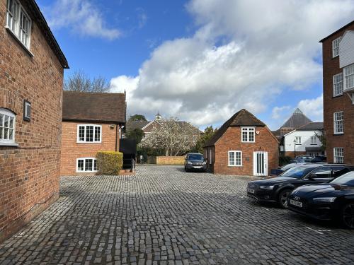 The Hop Store, Brewery Court, Theale, Reading, RG7
