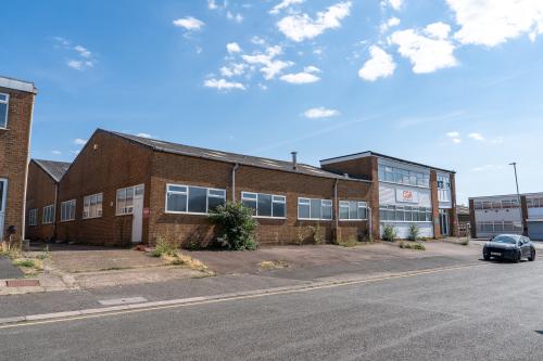 8-10 Highmeres Road, Thurmaston, Leicester, LE4