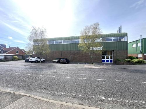 2 Daux Road, Billingshurst, RH14
