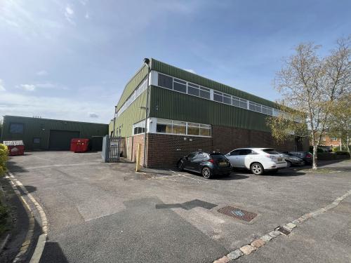 2 Daux Road, Billingshurst, RH14