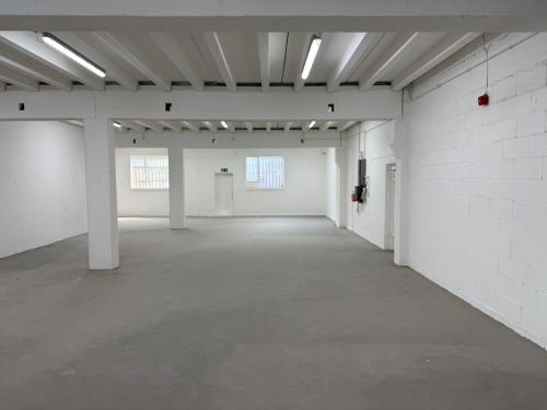 Unit 7, Menin Works Industrial Estate, Bond Road, Mitcham, CR4