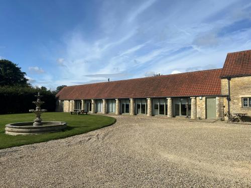 Unit 4, Charlton Business Park, Crudwell Road, Malmesbury, SN16