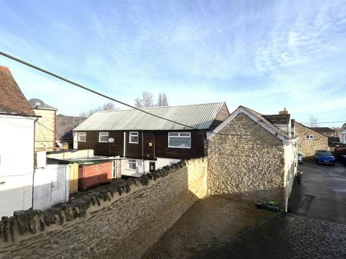 Rear of 2 North Street, Bicester, OX26