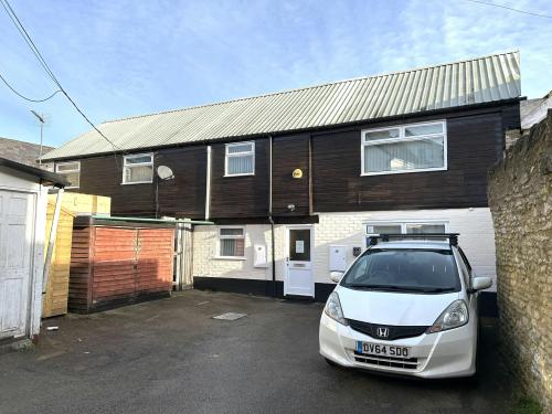 Rear of 2 North Street, Bicester, OX26