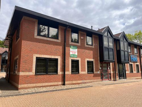 Unit 2 Chiltern Court, Asheridge Road, Chesham, HP5