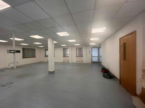 Unit 2 Chiltern Court, Asheridge Road, Chesham, HP5