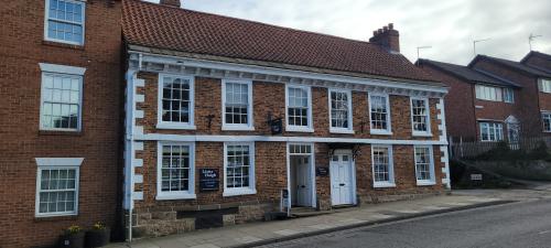 104/106 High Street, Knaresborough, HG5