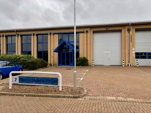 7 Caxton Park, Elm Farm Industrial Estate, Caxton Road, Bedford, MK41