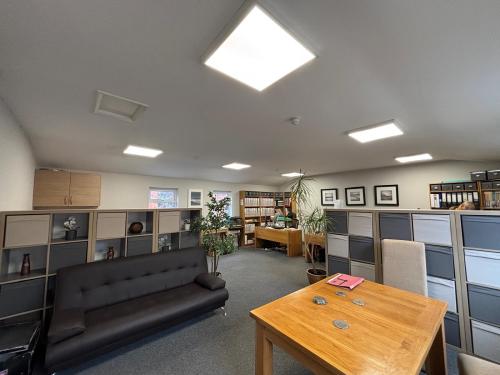 21 Manor Walk, Market Harborough, LE16