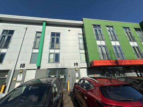 Unit 19, Dagenham Business Park, 123 Rainham Road North, Dagenham, RM10