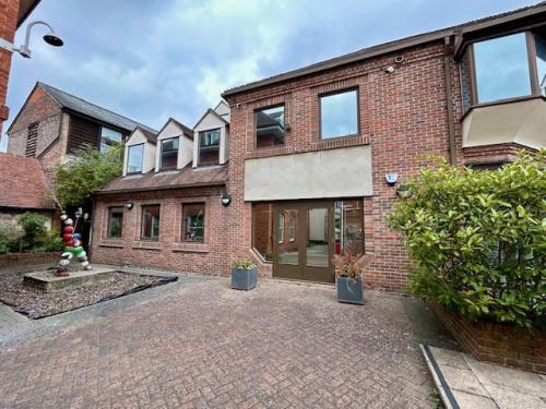 5 The Courtyard, 6 London Road, Newbury, RG14