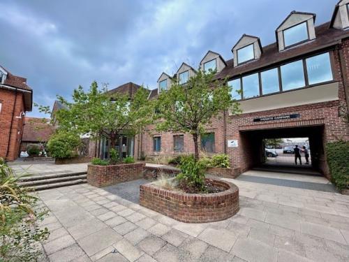 5 The Courtyard, 6 London Road, Newbury, RG14
