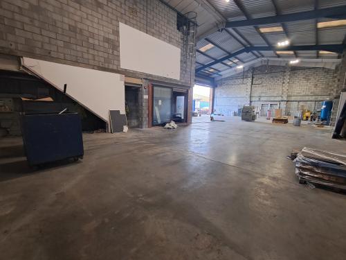 Unit 11 Willow Centre, Willow Lane Industrial Estate, Mitcham, CR4