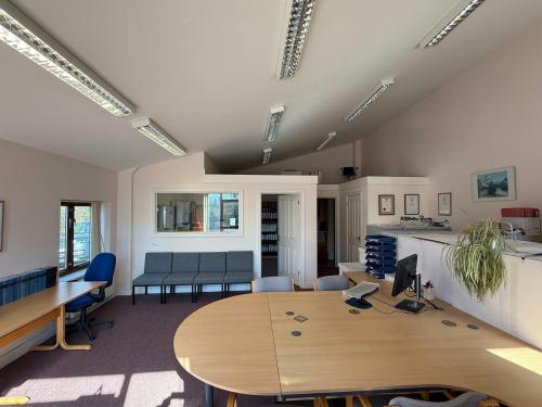 The Old Dairy, 1 Ellis Barn, Badbury, Swindon, SN4