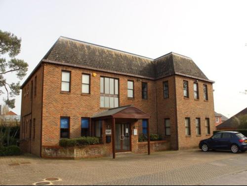 Hillreed House, 54 Queen Street, Horsham, RH13