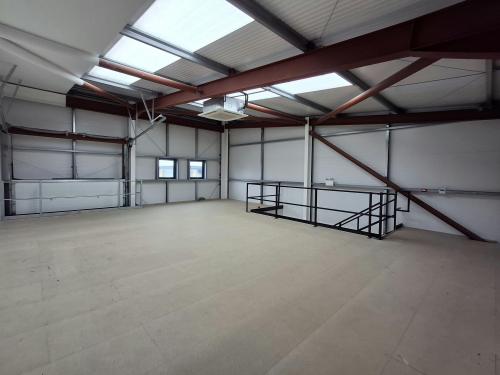 Unit 13, Parvaneh Park, Embankment Way, Ringwood, BH24