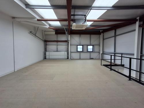 Unit 13, Parvaneh Park, Embankment Way, Ringwood, BH24