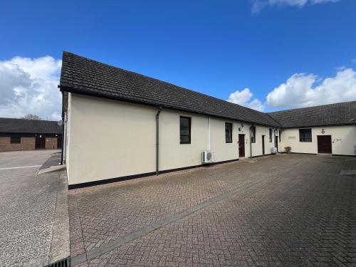 Unit 2, Newhouse Business Centre, Old Crawley Road, Faygate, RH12
