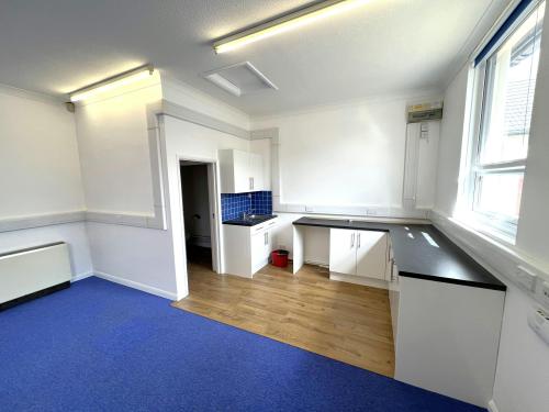 Unit 2, Newhouse Business Centre, Old Crawley Road, Faygate, RH12