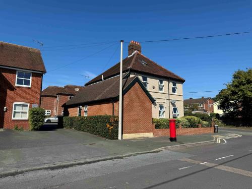 Flats 1, 2, 3&6 Avenue Court, The Avenue, Bishops Waltham, Southampton, SO32