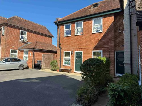 Flats 1, 2, 3&6 Avenue Court, The Avenue, Bishops Waltham, Southampton, SO32