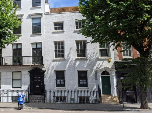 12 Old Steine, Brighton, BN1