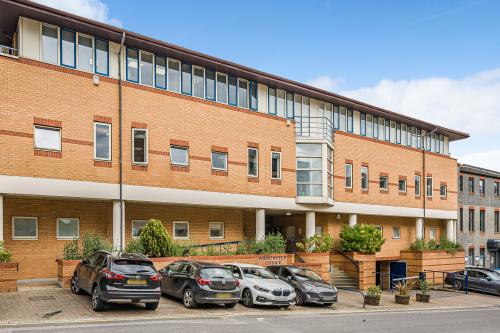 3 Dancastle Court, Arcadia Avenue, Finchley Central, London, N3