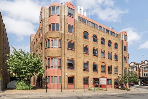 Loughpoint, 2 Gladbeck Way, Enfield, Middx, EN2