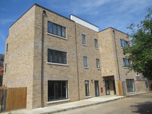 2a Torrington Park, North Finchley, London, N12