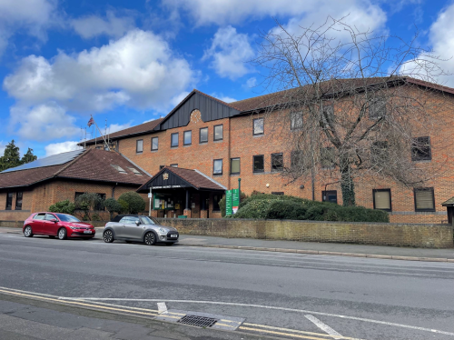 8 Station Road East, Oxted, RH8