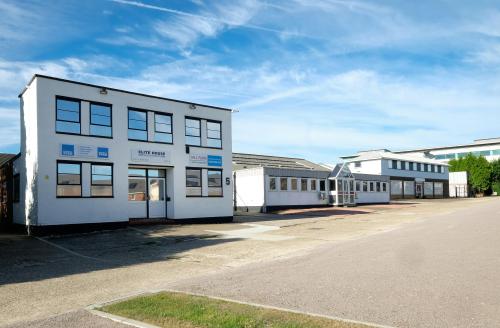 5, Hill Farm Avenue Industrial Estate, Hill Farm Avenue, Watford, WD25