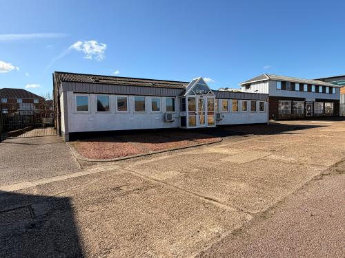 4, Hill Farm Avenue Industrial Estate, Hill Farm Avenue, Watford, WD25