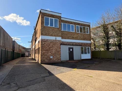 2, Hill Farm Avenue Industrial Estate, Hill Farm Avenue, Watford, WD25