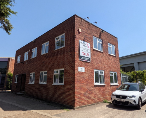 128A Kingston Road, Leatherhead, KT22
