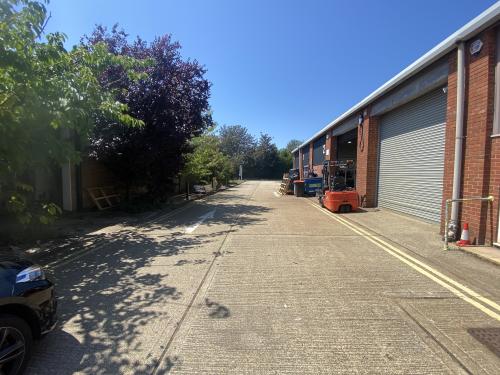 Unit 3, Beaver Industrial Estate, Southmoor Lane, Havant, PO9