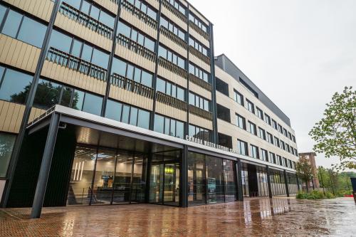 Unit 9 Dock Offices, Surrey Quays Road, Canada Water, London, SE16