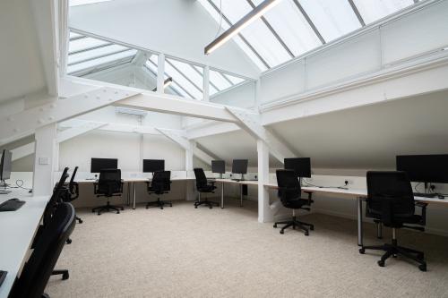 Unit 9 Dock Offices, Surrey Quays Road, Canada Water, London, SE16
