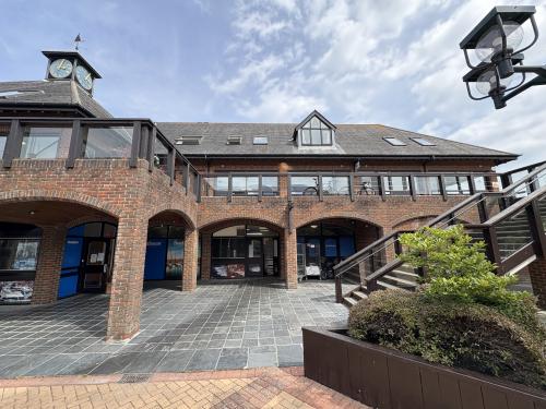 33-34, Hythe Marina Village, Shamrock Way, Hythe, Southampton, SO45