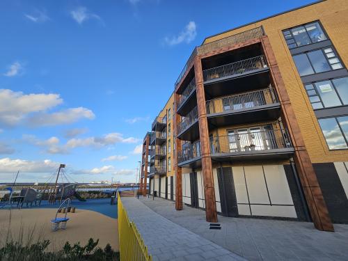 Retail Units 1&2, Cable Wharf, Henley Approach, Gravesend, DA11