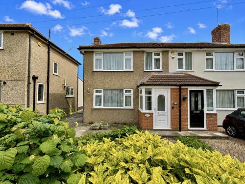 37 Rosebank Avenue, Hornchurch, RM12