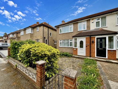 37 Rosebank Avenue, Hornchurch, RM12