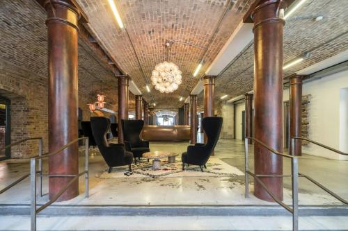Metropolitan Wharf, Wapping, London, E1W