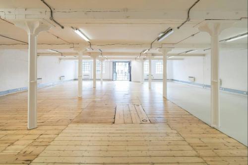 Metropolitan Wharf, Wapping, London, E1W