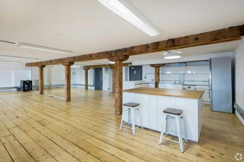 Metropolitan Wharf, Wapping, London, E1W