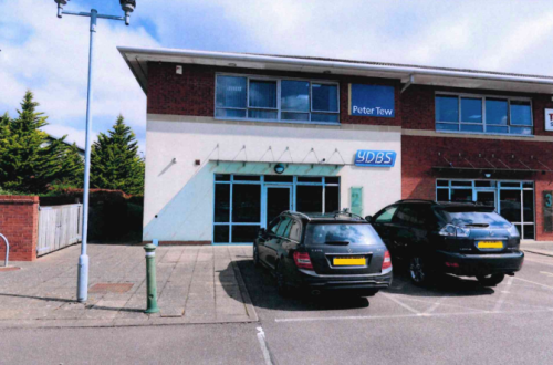 2 Grove Court, Grove Park, Leicester, LE19