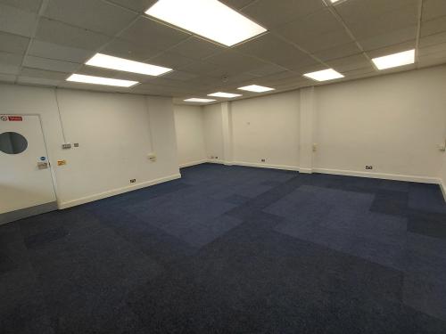 Unit 5 Tillingbourne Court, Station Road, Dorking, RH4