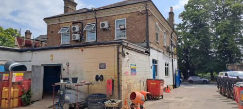120 Hertford Road, Enfield, EN3