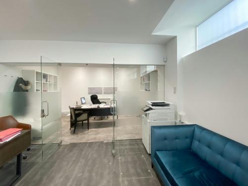 106 Hampstead Road, Camden, London, NW1
