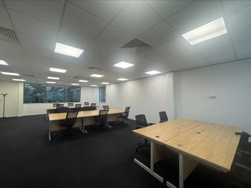 Unit 7, Horizon Business Park, 1 Brooklands Road, Weybridge, KT13