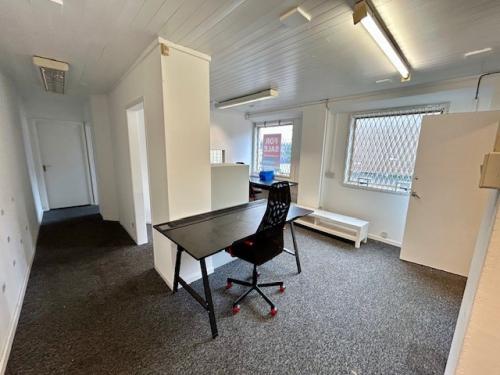 Unit 5 Waterside Court, Bone Lane Industrial Estate, Bone Lane, Newbury, RG14